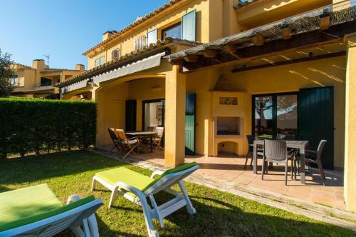 Llafranc Villa Sleeps 8 Pool