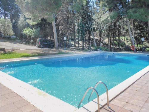 Three-bedroom Apartment In Llanca