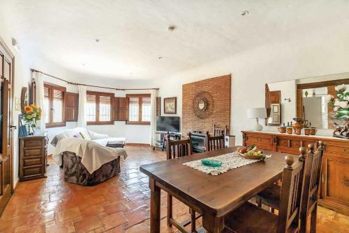 Lliber Villa Sleeps 6 Air Con Wifi