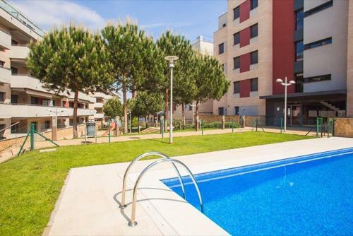 Apartment Equipped With 2 Fenals Rooms With Pool