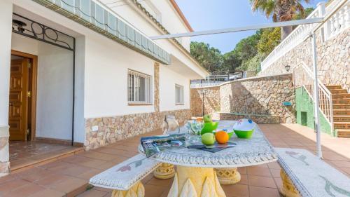 Lloret De Mar Villa Sleeps 14