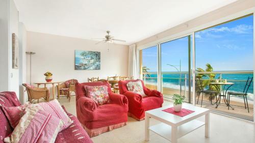 Lloret De Mar Apartment Sleeps 6