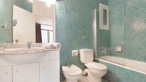 Lloret De Mar Apartment Sleeps 6