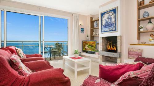 Lloret De Mar Apartment Sleeps 6