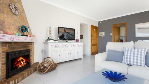 Lloret De Mar Villa Sleeps 6
