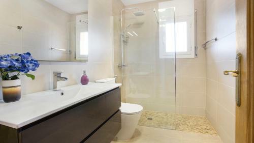Lloret De Mar Villa Sleeps 6
