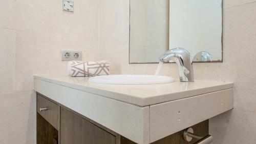 Lloret De Mar Villa Sleeps 8