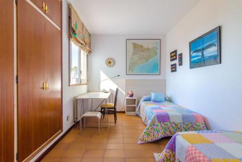 Lloret De Mar Villa Sleeps 9 Pool