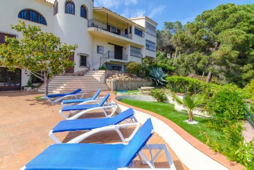 Lloret De Mar Villa Sleeps 16 Pool Wifi