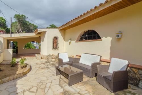 Lloret De Mar Villa Sleeps 16 Pool Wifi