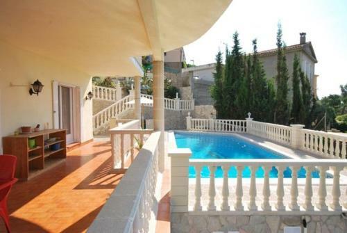 Lloret De Mar Villa Sleeps 8 Pool