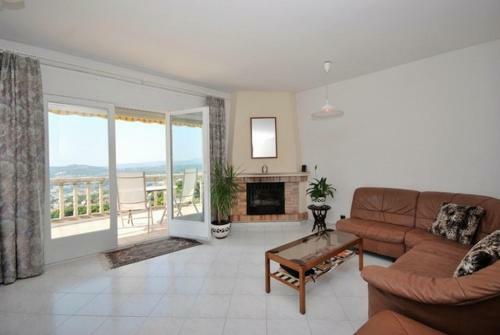 Lloret De Mar Villa Sleeps 8 Pool