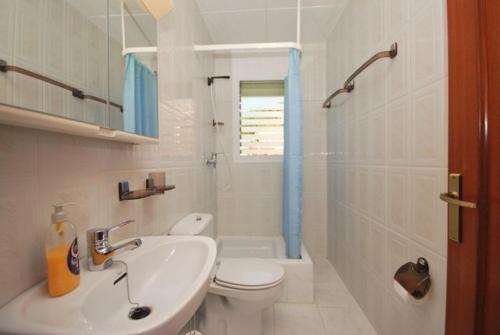 Lloret De Mar Villa Sleeps 8 Pool
