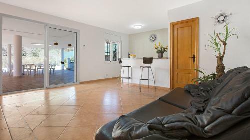 Lloret De Mar Villa Sleeps 10