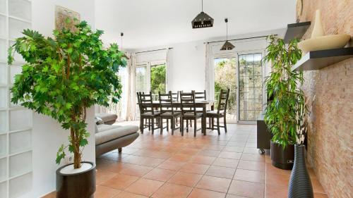 Lloret De Mar Villa Sleeps 10