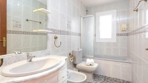 Lloret De Mar Villa Sleeps 13
