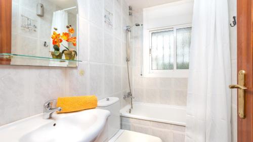 Lloret De Mar Villa Sleeps 13
