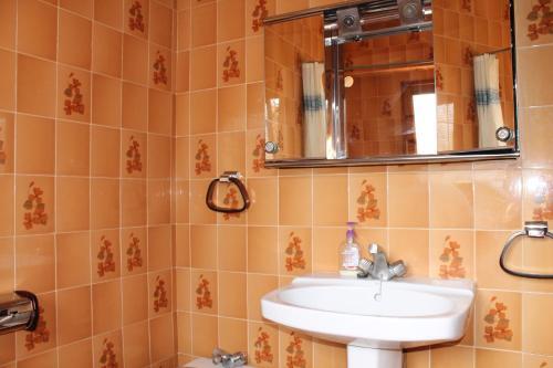 Casa Con Piscina Comunitaria En Lloret.