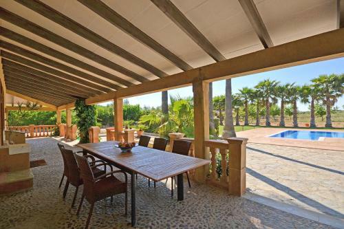 Villa Caulls