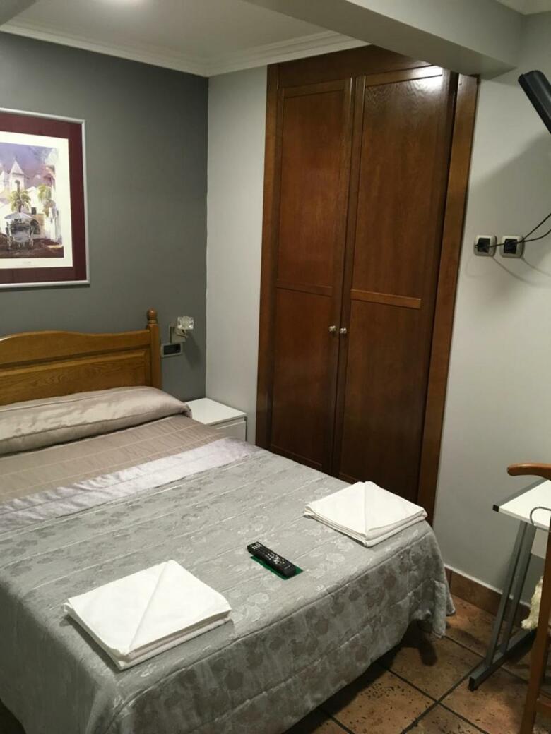 Hostal Pensi�n La Redonda