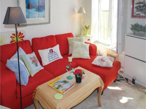 Two-bedroom Holiday Home In Los Alcazares