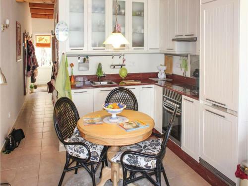 Two-bedroom Holiday Home In Los Alcazares