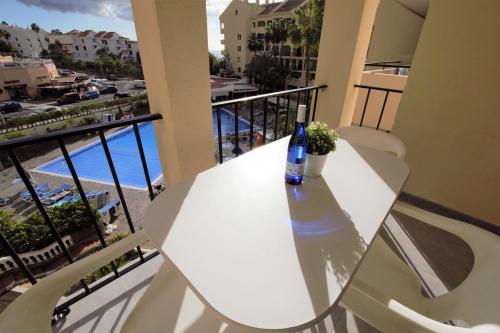 Apartment With Heated Pool In Los Cristianos