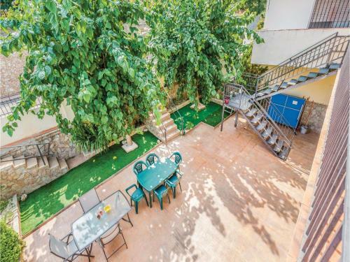 Seven-bedroom Holiday Home In Macanet De La Selva