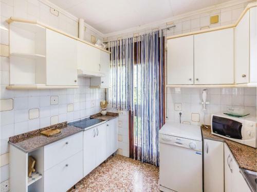 Seven-bedroom Holiday Home In Macanet De La Selva