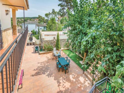 Seven-bedroom Holiday Home In Macanet De La Selva