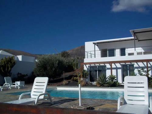 Macher Villa Sleeps 4 Pool Wifi