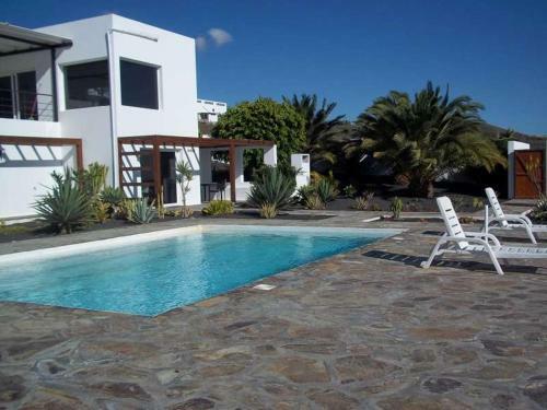Macher Villa Sleeps 4 Pool Wifi