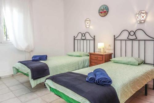 Macher Villa Sleeps 10 Wifi