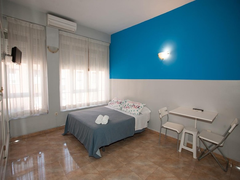 Hostal San Bernardo Rooms