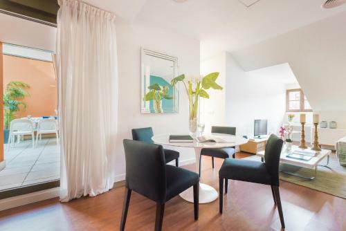 Home Club San Joaquin Apartments