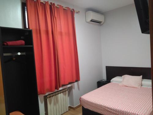 Hostal Village Rooms Multicolor