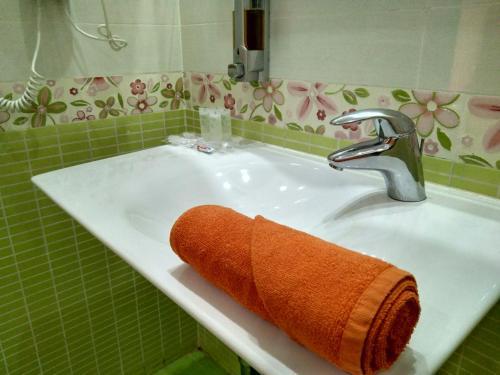 Hostal Village Rooms Multicolor