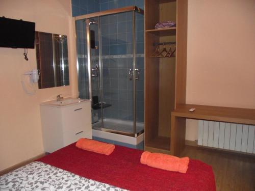 Hostal Village Rooms Multicolor