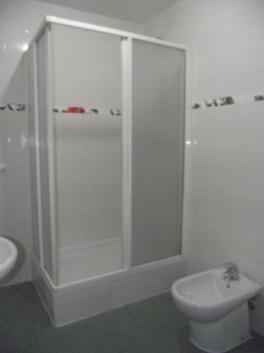 Hostal Village Rooms Multicolor