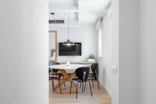 Home Art Apartments