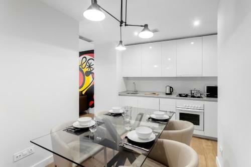 Home Art Apartments