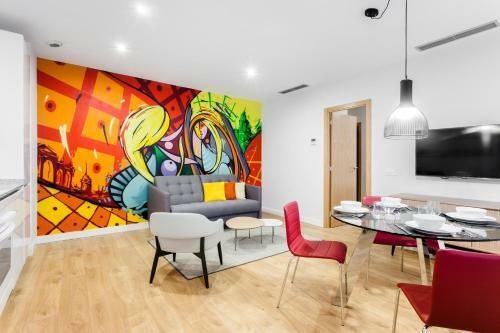 Home Art Apartments