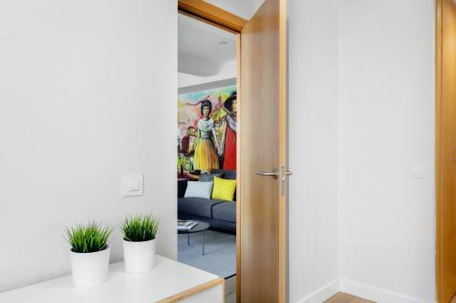 Home Art Apartments
