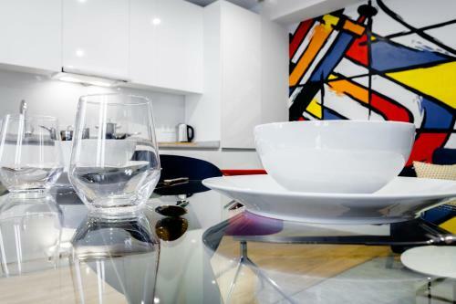 Home Art Apartments