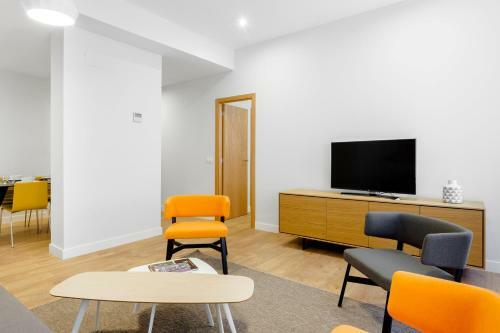 Home Art Apartments