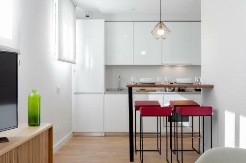 Home Art Apartments