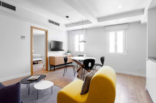 Home Art Apartments