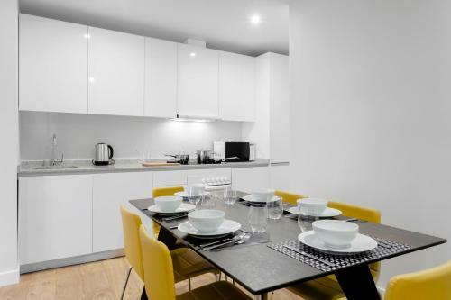 Home Art Apartments