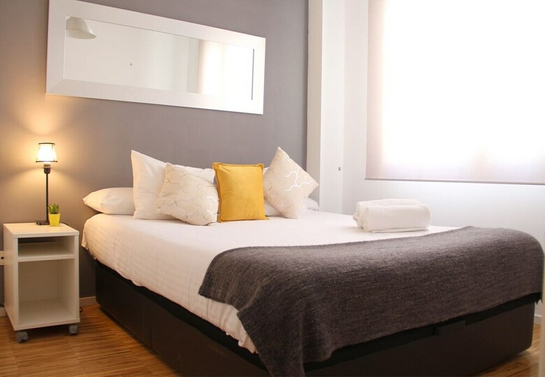 7rooms7 Gran Via Madrid Apartments