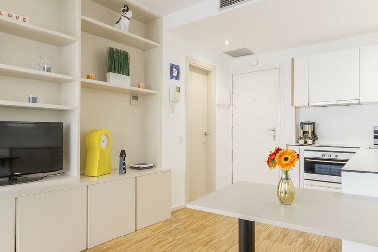 7rooms7 Gran Via Madrid Apartments